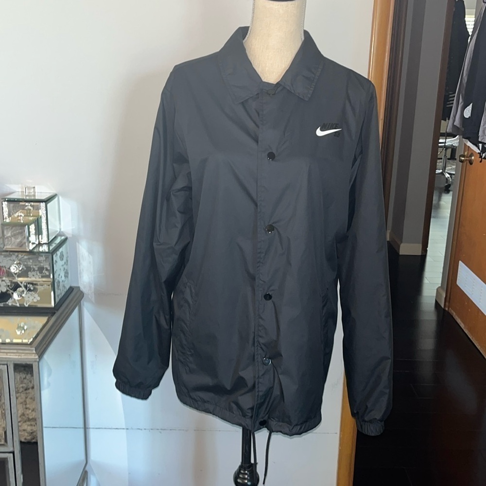 Nike SB Shield Coach Jacket Skateboard Series Black AO0565-010 size Medium